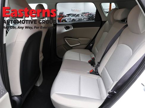 Used 2025 Kia Soul LX FWD image 20