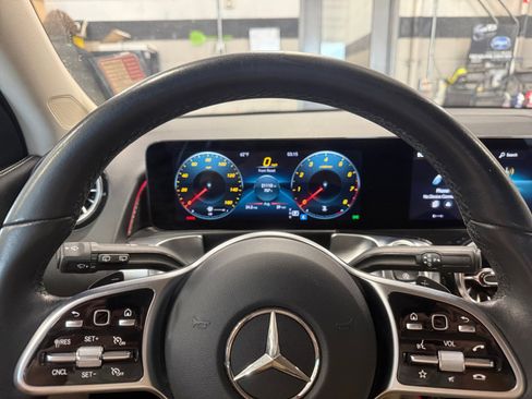 Certified 2023 Mercedes-Benz GLB 250 4MATIC image 10