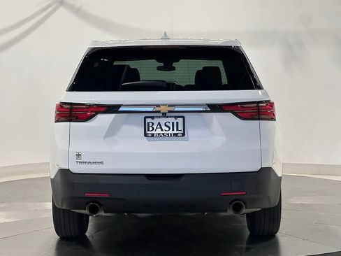 Used 2023 Chevrolet Traverse LS FWD image 12