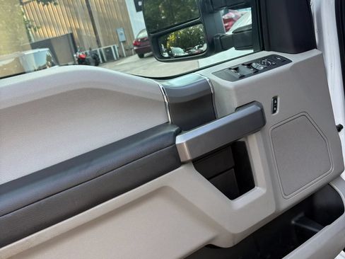 Used 2018 Ford F250 XLT w/ XLT Premium Package AWD/4WD image 21