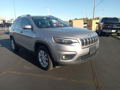 Used 2019 Jeep Cherokee Latitude w/ Popular Appearance Group