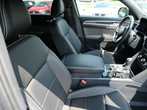 Used 2023 Volkswagen Atlas Cross Sport SEL AWD/4WD image 28