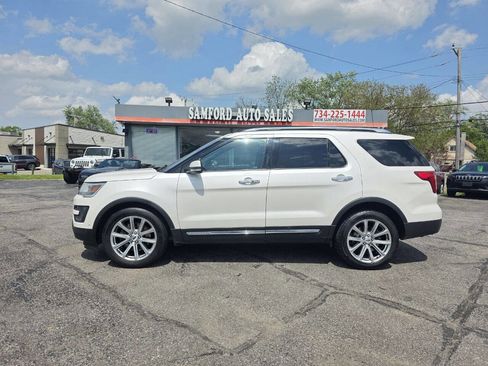 Used 2016 Ford Explorer Limited w/ Equipment Group 301A AWD/4WD image 4