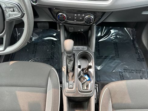Used 2025 Chevrolet TrailBlazer LT FWD image 11