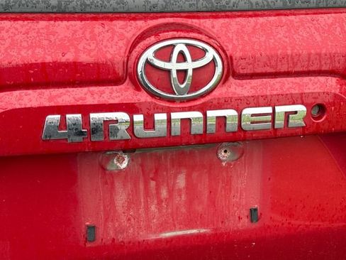Used 2017 Toyota 4Runner SR5 Premium AWD/4WD image 14