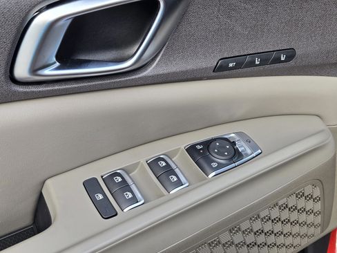 New 2026 Kia Carnival EX image 13