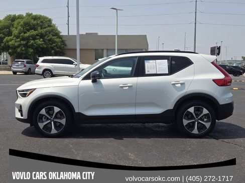 Used 2026 Volvo XC40 B5 Plus w/ Protection Package Premier AWD/4WD image 4