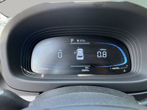 Used 2025 Hyundai Venue SEL FWD image 28