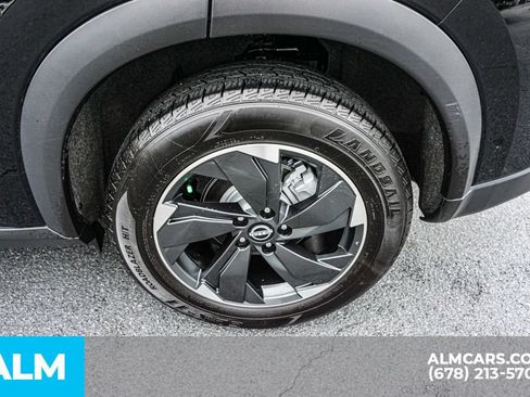 Used 2024 Nissan Rogue SV FWD image 17