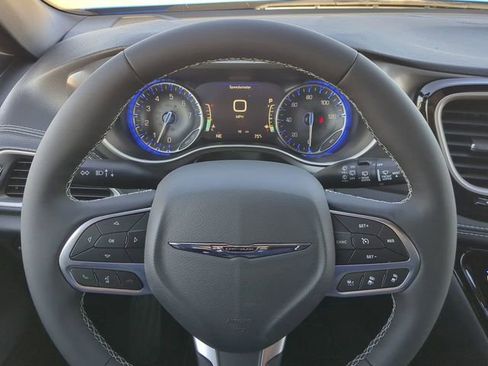 New 2026 Chrysler Pacifica Select image 33