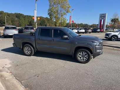 Used 2024 Nissan Frontier SV w/ SV Convenience Package