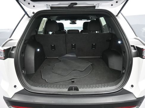 Used 2025 Chevrolet Equinox LT FWD image 21