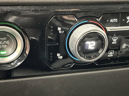 Certified 2024 Chevrolet Silverado 1500 LT image 23