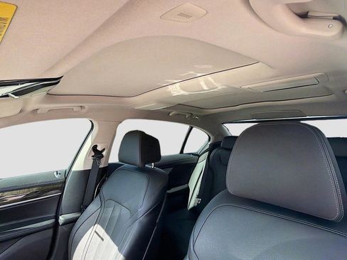 Used 2020 BMW 740i image 27