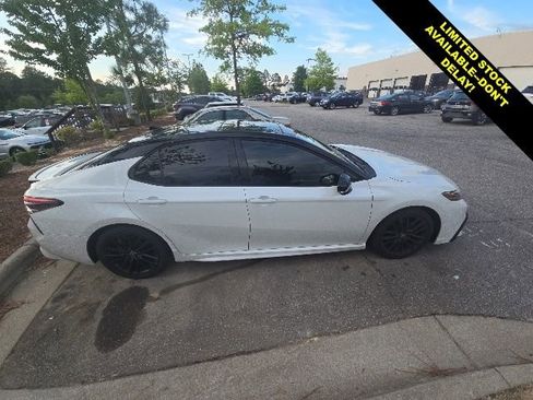 Used 2022 Toyota Camry XSE FWD image 10