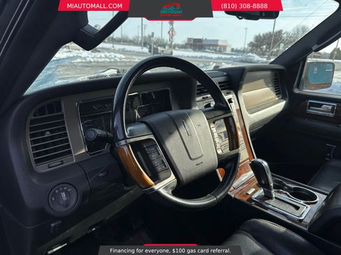 Used 2014 Lincoln Navigator Sport Utility 4D image 9