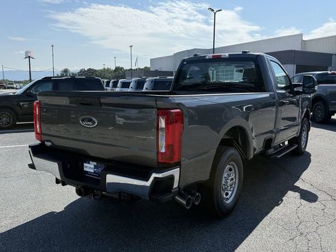New 2026 Ford F250 XL w/ XL Driver Assist Package RWD image 7