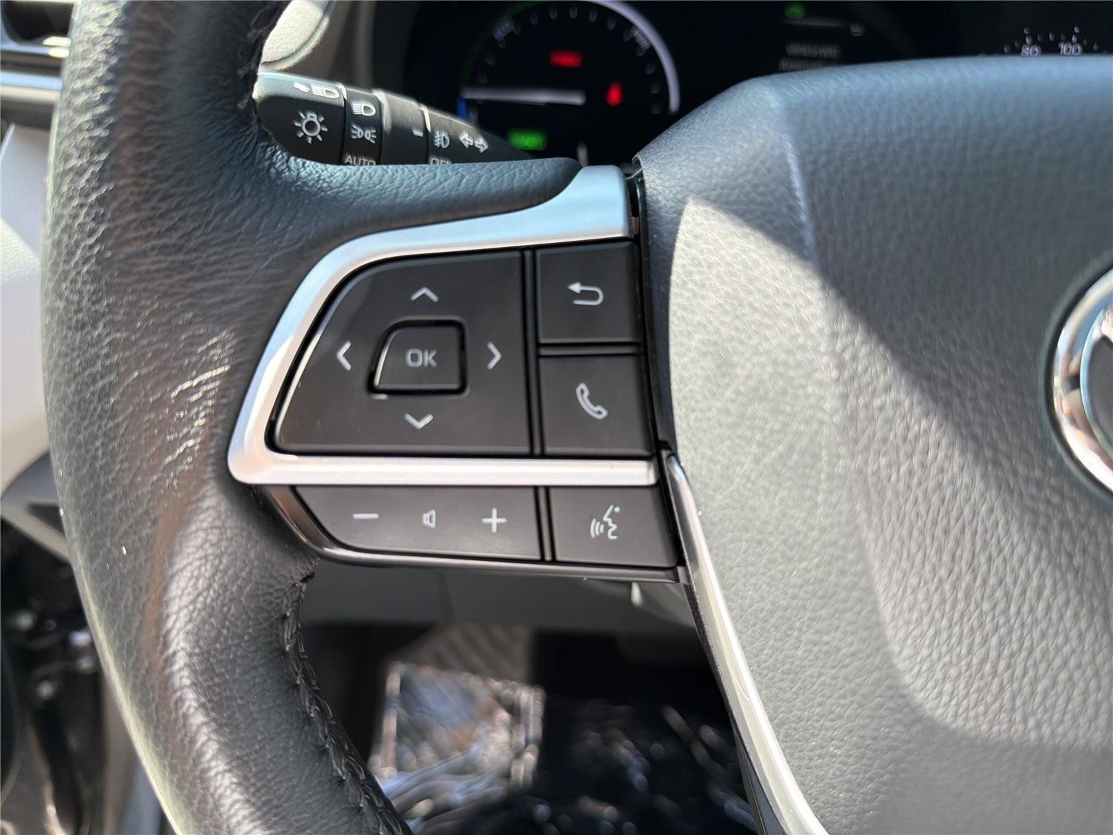 Used 2021 Toyota Sienna XLE FWD image 18