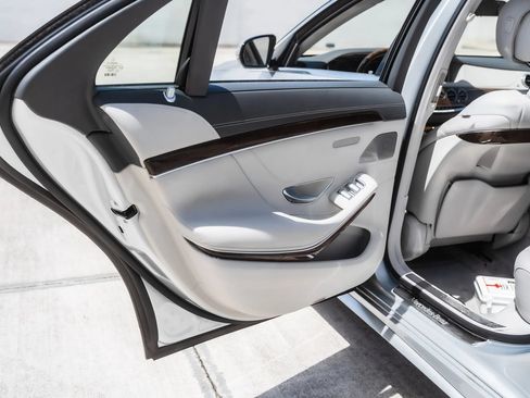 Used 2016 Mercedes-Benz S 550 Sedan image 18