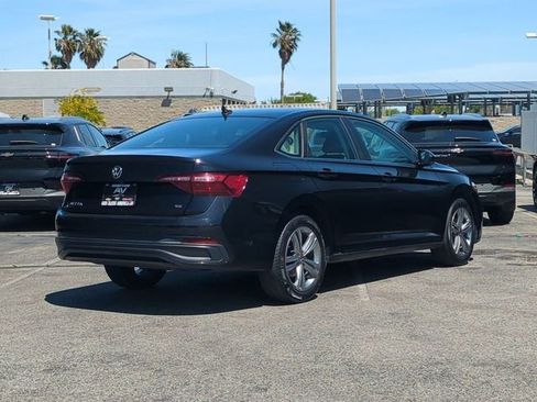 Used 2024 Volkswagen Jetta SE FWD image 8