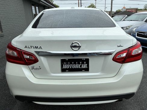 Used 2016 Nissan Altima 2.5 SL w/ Moonroof Package FWD image 5