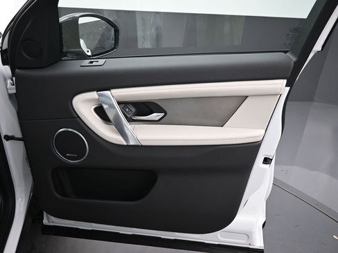 New 2026 Land Rover Discovery Sport Landmark AWD/4WD image 4