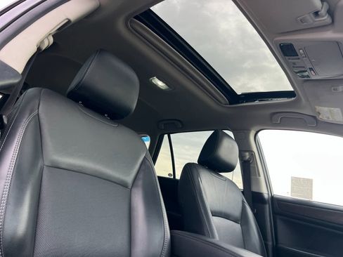 Used 2019 Subaru Outback 2.5i Limited w/ Popular Package #2 image 17