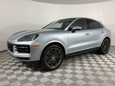 Used 2024 Porsche Cayenne Coupe image 1