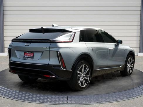 Used 2024 Cadillac Lyriq Luxury RWD image 7