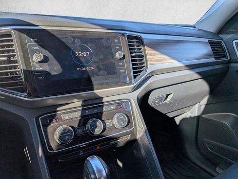 Used 2021 Volkswagen Atlas SEL Premium image 13