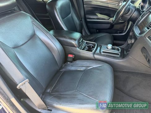 Used 2016 Chrysler 300 Limited RWD image 13