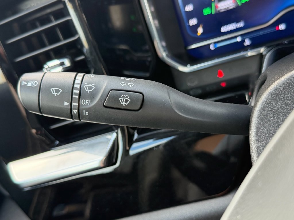 Used 2025 Chevrolet Silverado 1500 High Country RWD image 28