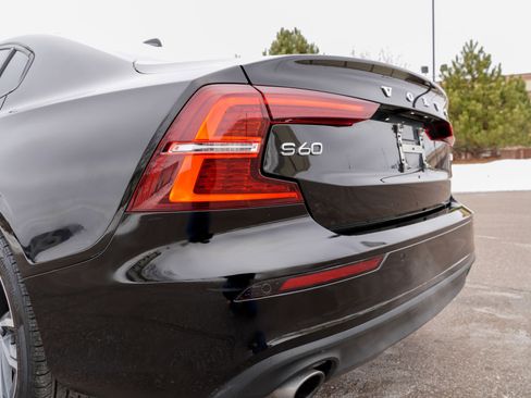 Used 2021 Volvo S60 T5 Momentum image 25