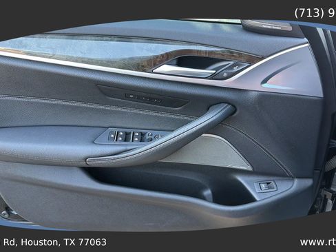 Used 2022 BMW 530i w/ Premium Package RWD image 21