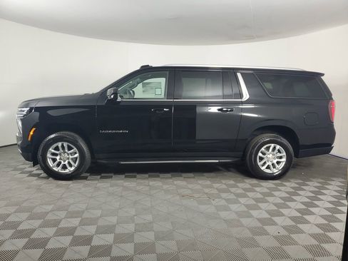 New 2026 Chevrolet Suburban LS image 7