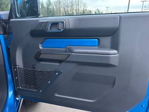 Used 2025 Ford Bronco Badlands image 25