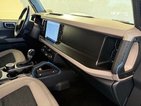 Used 2023 Ford Bronco Wildtrak image 16