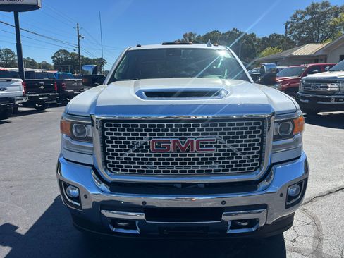 Used 2019 GMC Sierra 3500 Denali w/ Duramax Plus Package image 2
