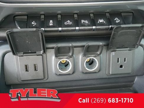 Used 2017 Chevrolet Silverado 1500 LTZ Z71 w/ LTZ Plus Package AWD/4WD image 34