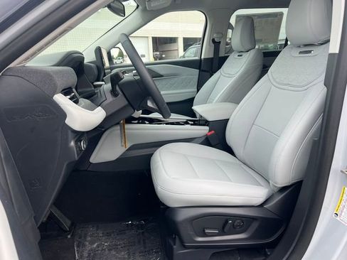 New 2026 Ford Explorer Platinum w/ LUX Leather Package AWD/4WD image 4