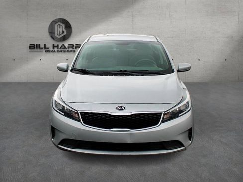 Used 2018 Kia Forte LX w/ LX Popular Package image 2