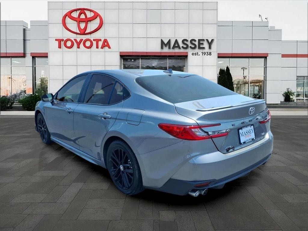 Used 2025 Toyota Camry SE FWD image 5