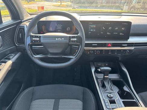 New 2026 Kia Sorento LX FWD image 24