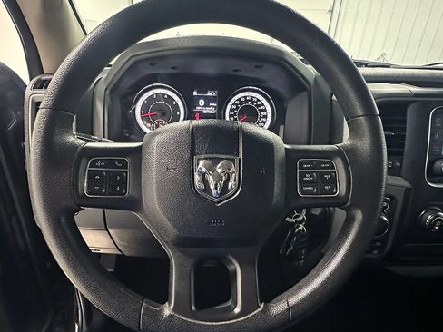 Used 2017 RAM 1500 Express AWD/4WD image 25