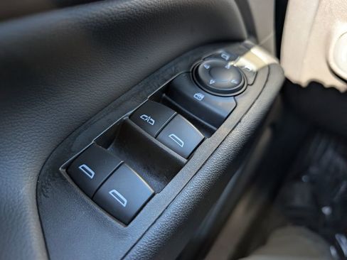 Used 2024 Chevrolet Equinox LT image 30