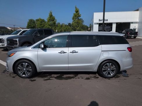Used 2021 Kia Sedona SX FWD image 2