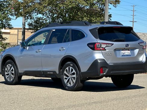 Used 2021 Subaru Outback Premium AWD/4WD image 7