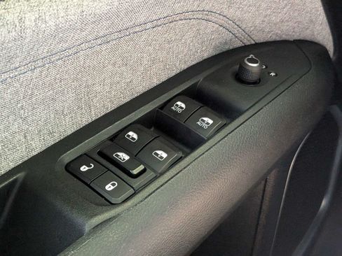 Used 2024 Jeep Compass Latitude AWD/4WD image 25