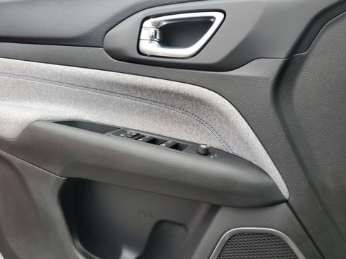 New 2024 Jeep Compass Latitude w/ Convenience Group image 8