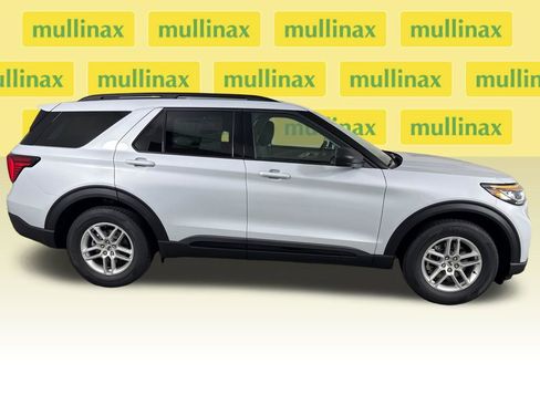 New 2026 Ford Explorer Active RWD image 4